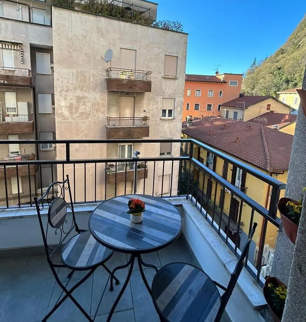 4 Piano Apartment Laveno-Mombello 0*,  Italie