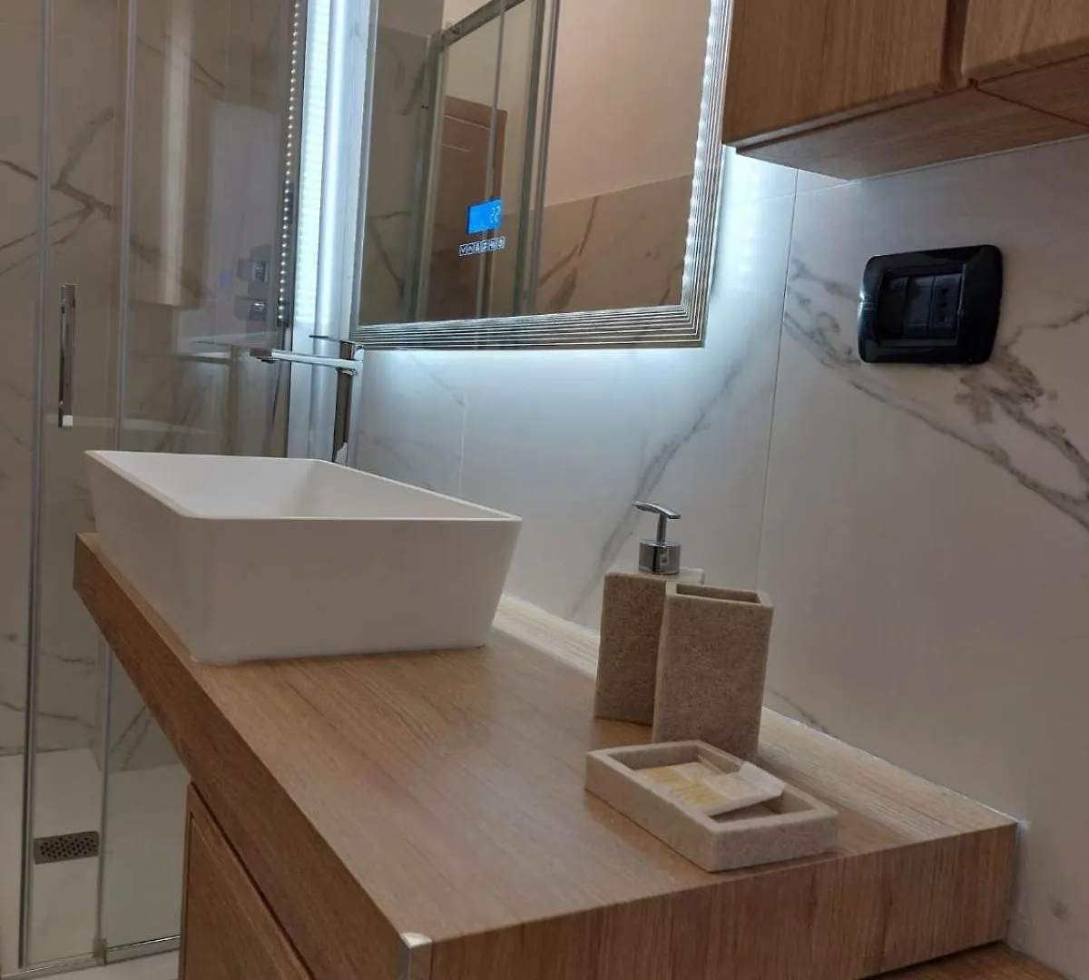 4 Piano Apartment Laveno-Mombello Italie